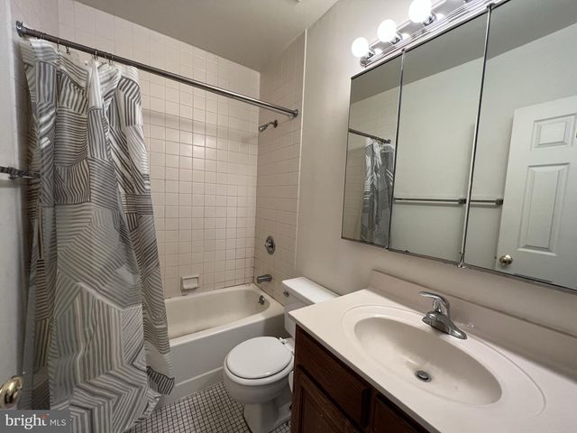 2030 WALNUT ST, Philadelphia, PA 19103