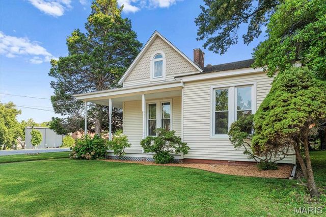620 E A Street, Belleville, IL 62220