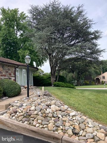 1180 BALLYTORE RD, Huntingdon Valley, PA 19006