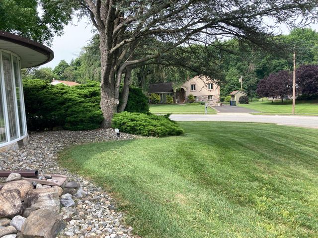 1180 BALLYTORE RD, Huntingdon Valley, PA 19006