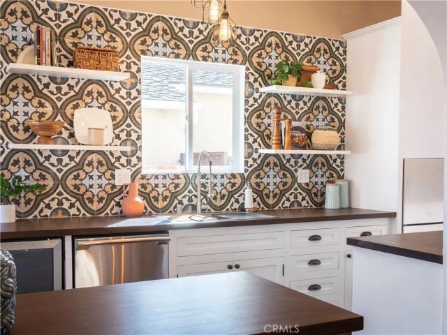 3109 Stanford Avenue, Venice, CA 90292