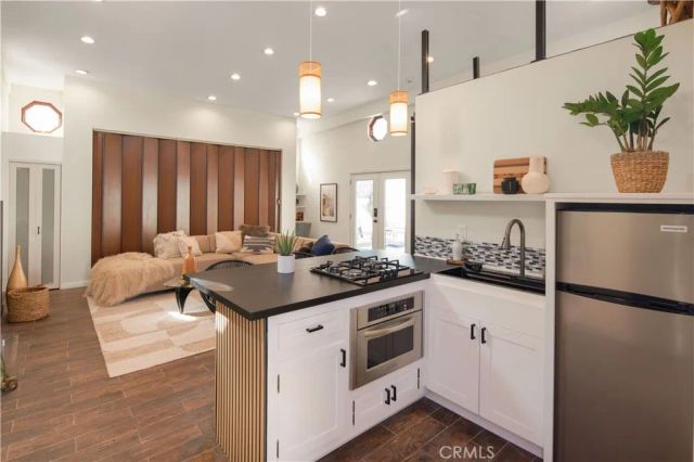 3109 Stanford Avenue, Venice, CA 90292