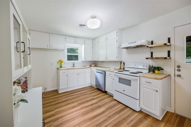 112 W Oconnell Street, Howe, TX 75459