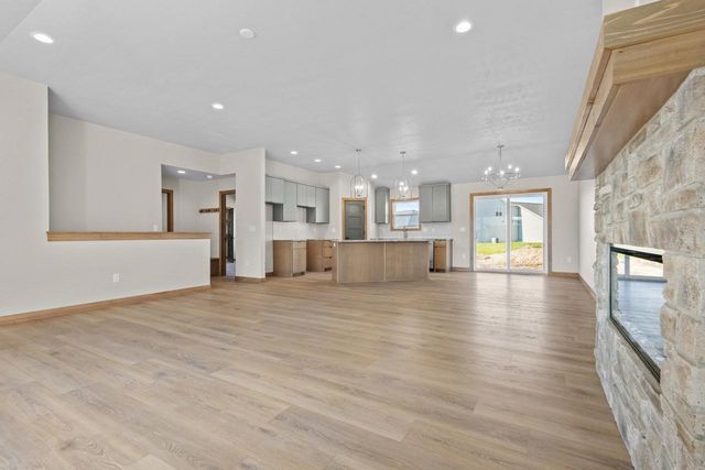 1400 DIVINITY DRIVE, De Pere, WI 54115