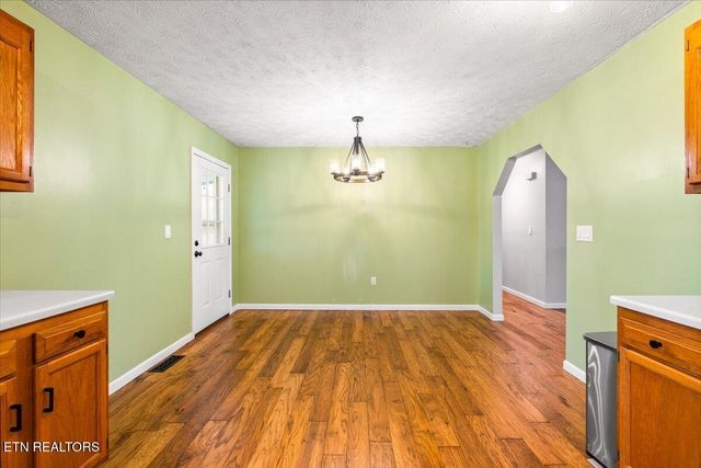 451 Hollifield Drive, Jacksboro, TN 37757