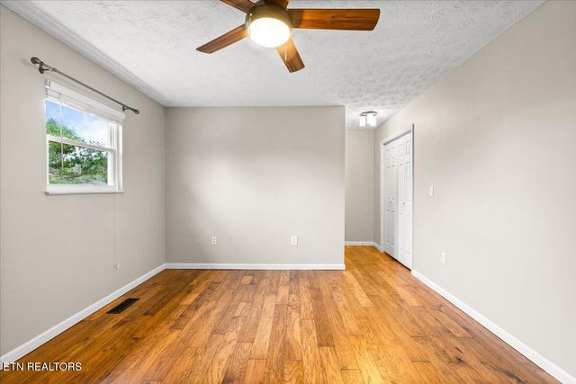 451 Hollifield Drive, Jacksboro, TN 37757