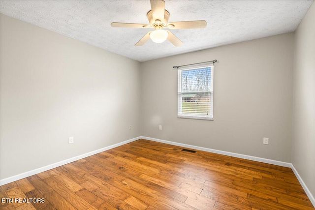 451 Hollifield Drive, Jacksboro, TN 37757