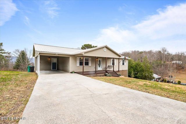 451 Hollifield Drive, Jacksboro, TN 37757