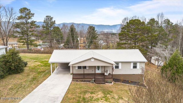 451 Hollifield Drive, Jacksboro, TN 37757