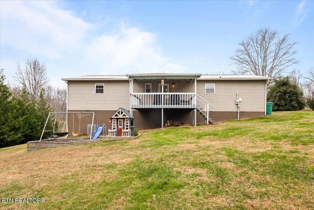451 Hollifield Drive, Jacksboro, TN 37757