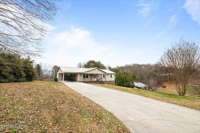 451 Hollifield Drive, Jacksboro, TN 37757