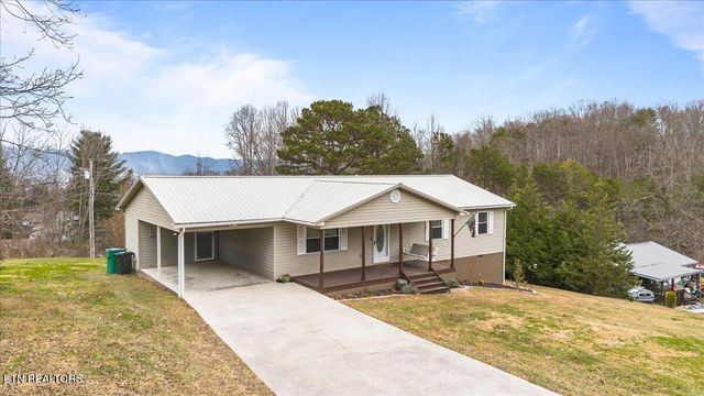 451 Hollifield Drive, Jacksboro, TN 37757