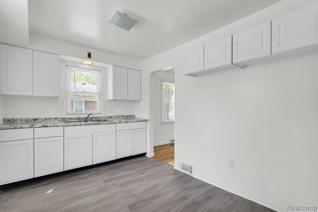 18792 Old Homestead Drive, Harper Woods, MI 48225