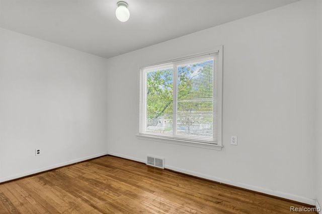 18792 Old Homestead Drive, Harper Woods, MI 48225