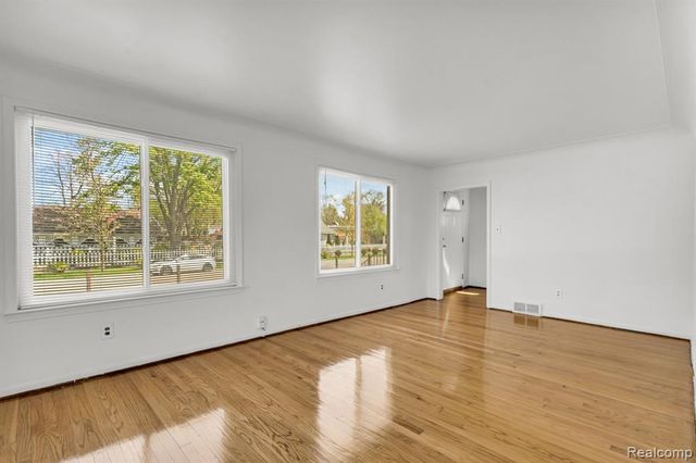 18792 Old Homestead Drive, Harper Woods, MI 48225