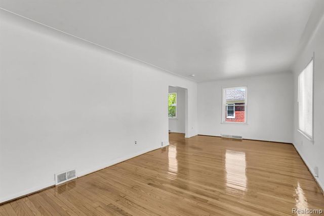18792 Old Homestead Drive, Harper Woods, MI 48225