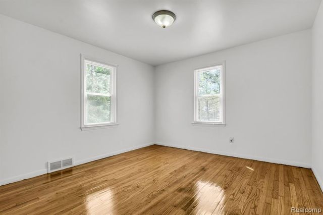 18792 Old Homestead Drive, Harper Woods, MI 48225