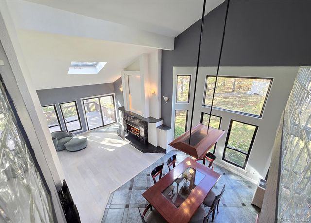 64 Timber Ridge Drive, Holbrook, NY 11741