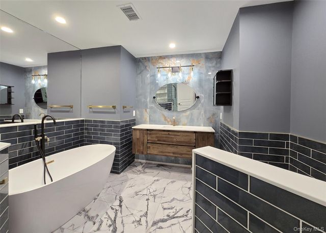 64 Timber Ridge Drive, Holbrook, NY 11741