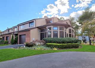 64 Timber Ridge Drive, Holbrook, NY 11741