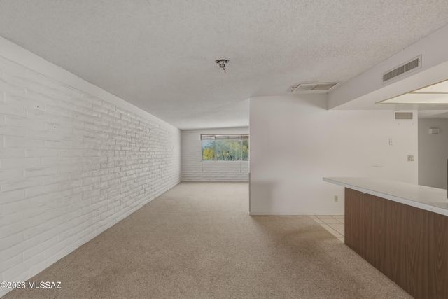 202 E Mountain Vista Place, Tucson, AZ 85704