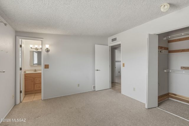 202 E Mountain Vista Place, Tucson, AZ 85704