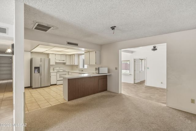 202 E Mountain Vista Place, Tucson, AZ 85704