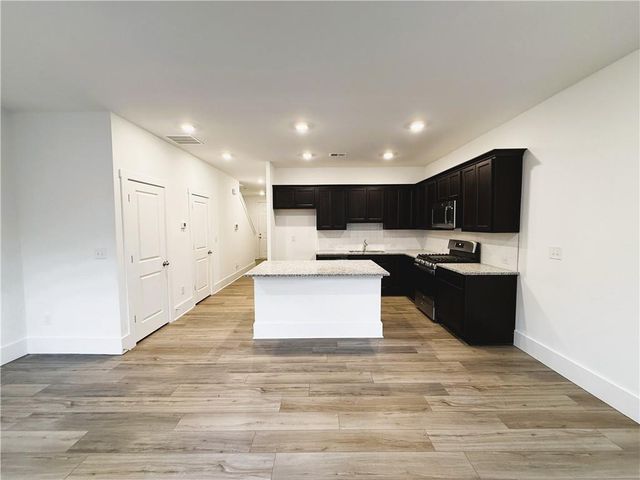 1690 Gunnin NW Trace, Atlanta, GA 30318