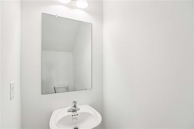 1690 Gunnin NW Trace, Atlanta, GA 30318