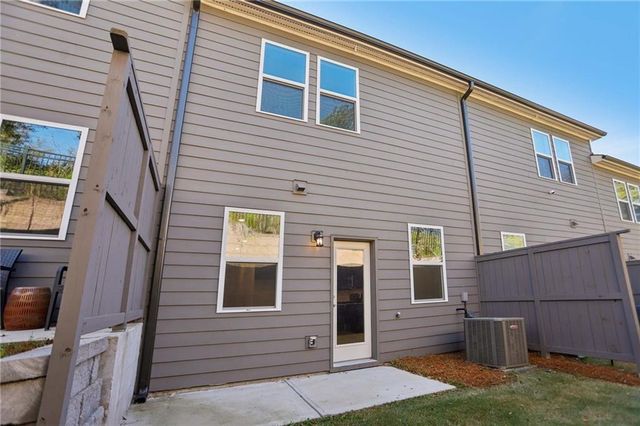 1690 Gunnin NW Trace, Atlanta, GA 30318