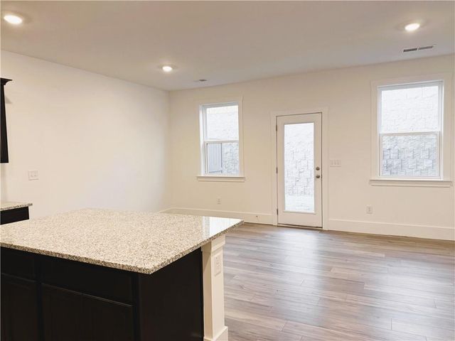 1690 Gunnin NW Trace, Atlanta, GA 30318