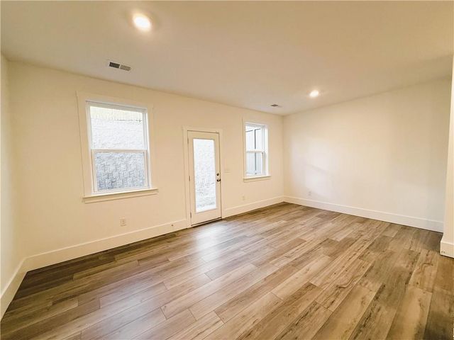 1690 Gunnin NW Trace, Atlanta, GA 30318