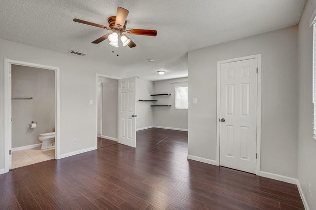 7804 Wycombe DR, Austin, TX 78749