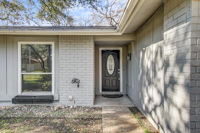 7804 Wycombe DR, Austin, TX 78749