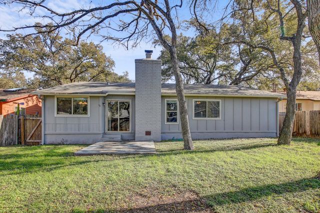 7804 Wycombe DR, Austin, TX 78749