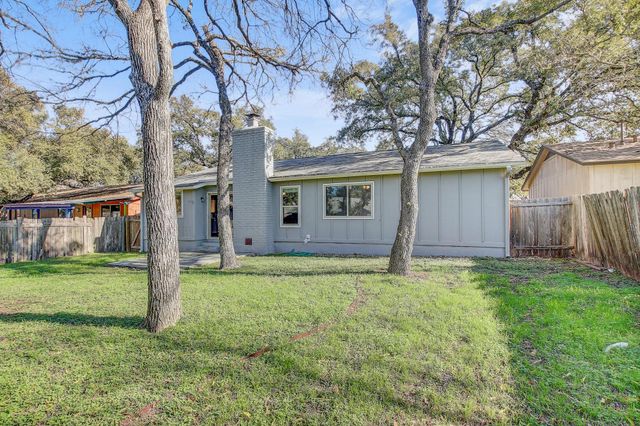 7804 Wycombe DR, Austin, TX 78749