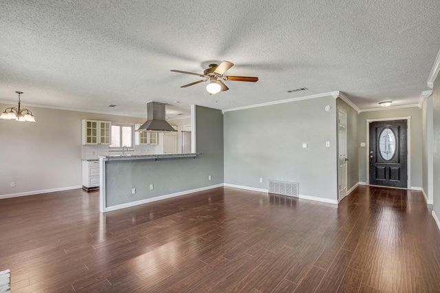 7804 Wycombe DR, Austin, TX 78749