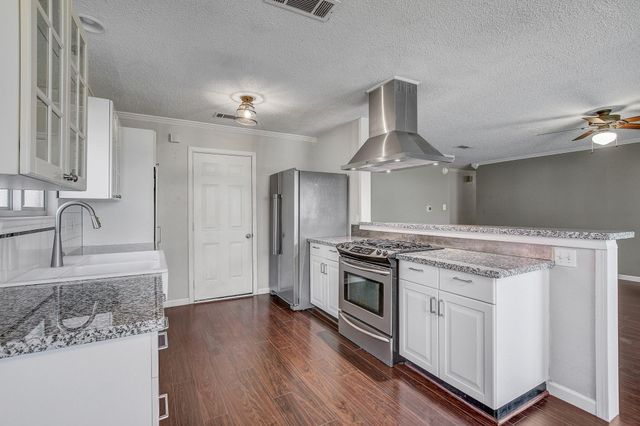 7804 Wycombe DR, Austin, TX 78749