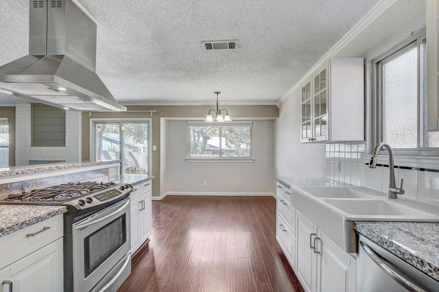 7804 Wycombe DR, Austin, TX 78749