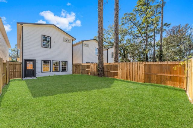 8155 Crestview Drive, Houston, TX 77028