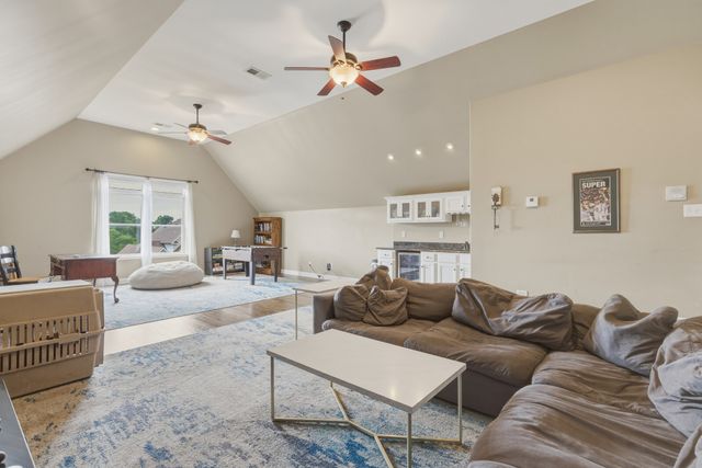1532 Stokley Ln, Old Hickory, TN 37138