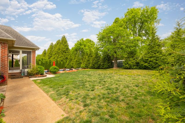 1532 Stokley Ln, Old Hickory, TN 37138