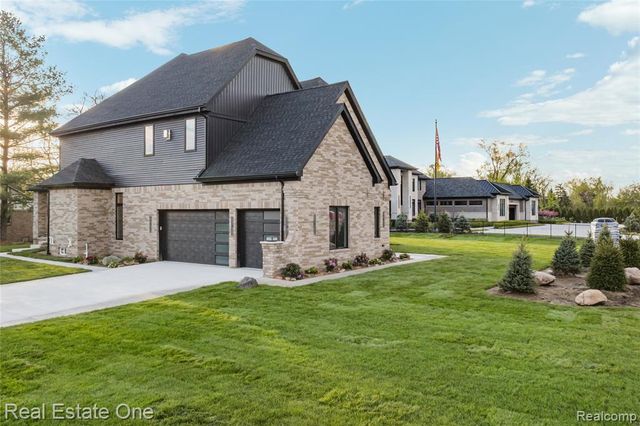 5321 Rochester Road, Troy, MI 48058