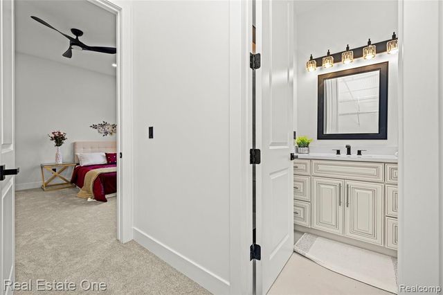 5321 Rochester Road, Troy, MI 48058