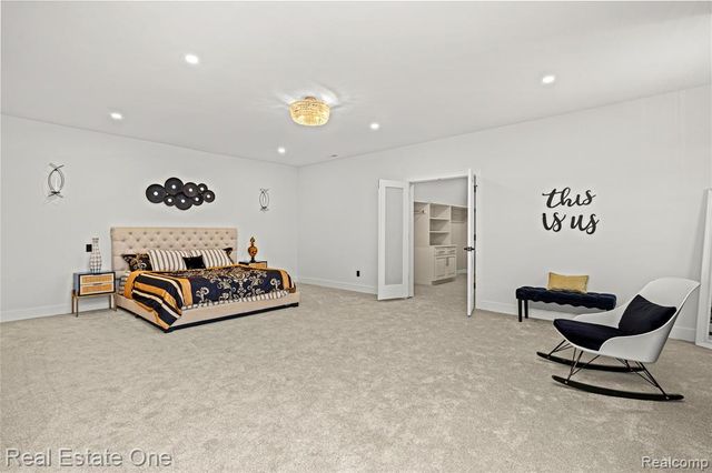 5321 Rochester Road, Troy, MI 48058