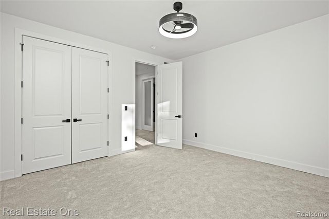 5321 Rochester Road, Troy, MI 48058