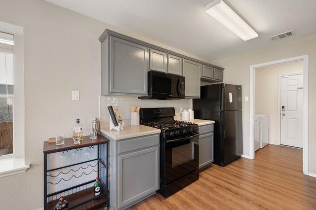 1528 Morning Mist LN, Pflugerville, TX 78660