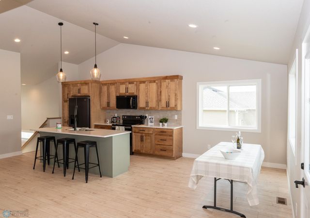 2223 43rd Street S, Moorhead, MN 56560