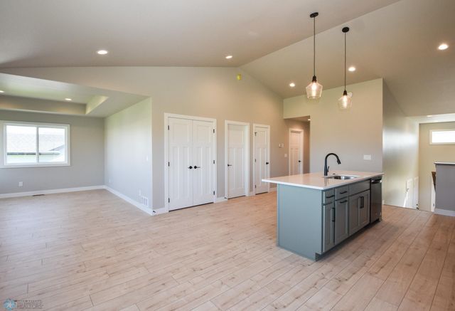 2223 43rd Street S, Moorhead, MN 56560