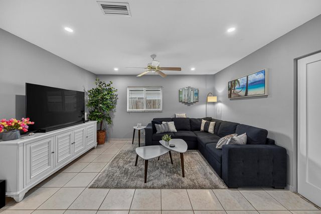 555 NW 15th Avenue, Boca Raton, FL 33486